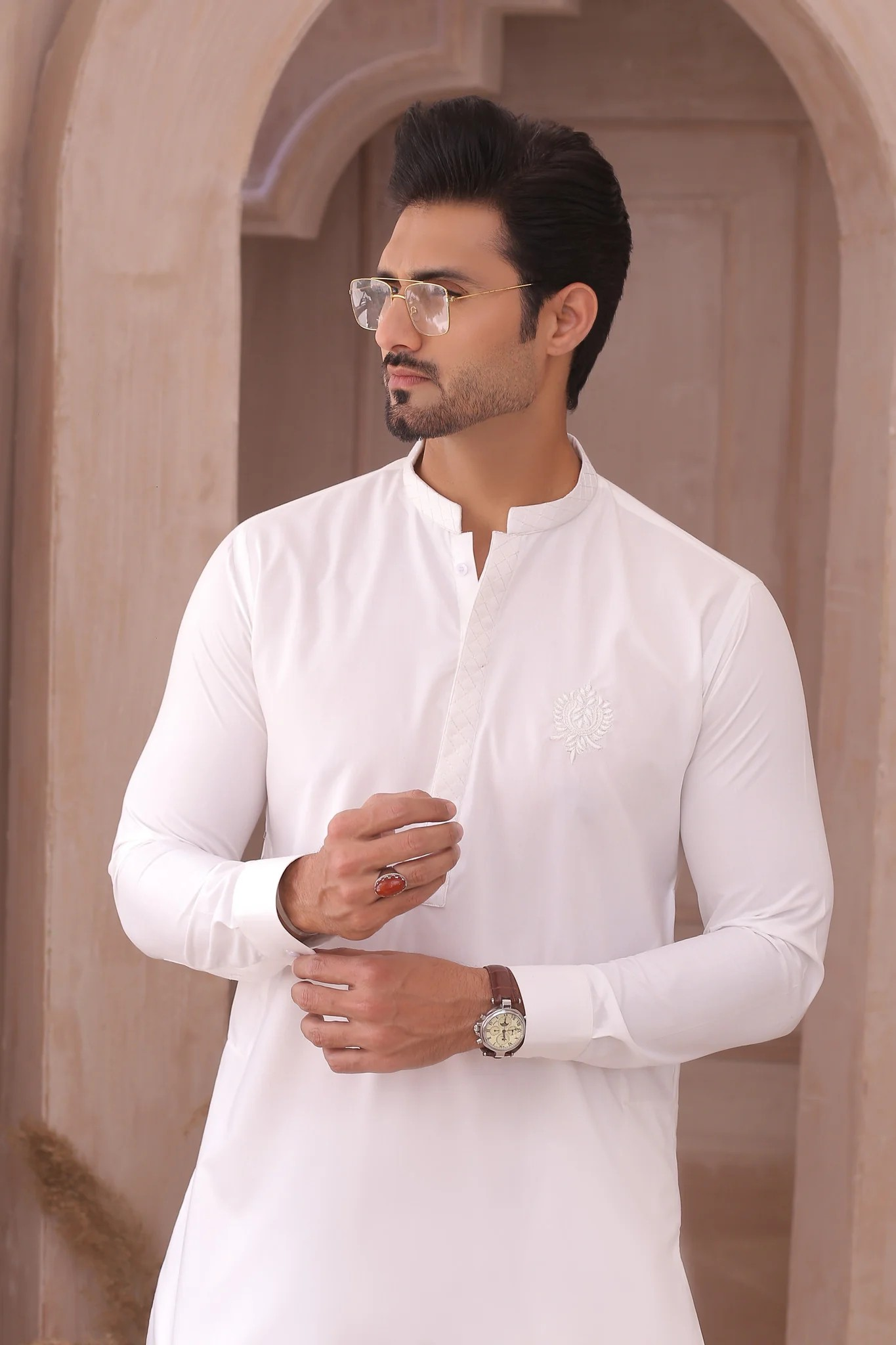 ER 701 White Kurta Pajama Design